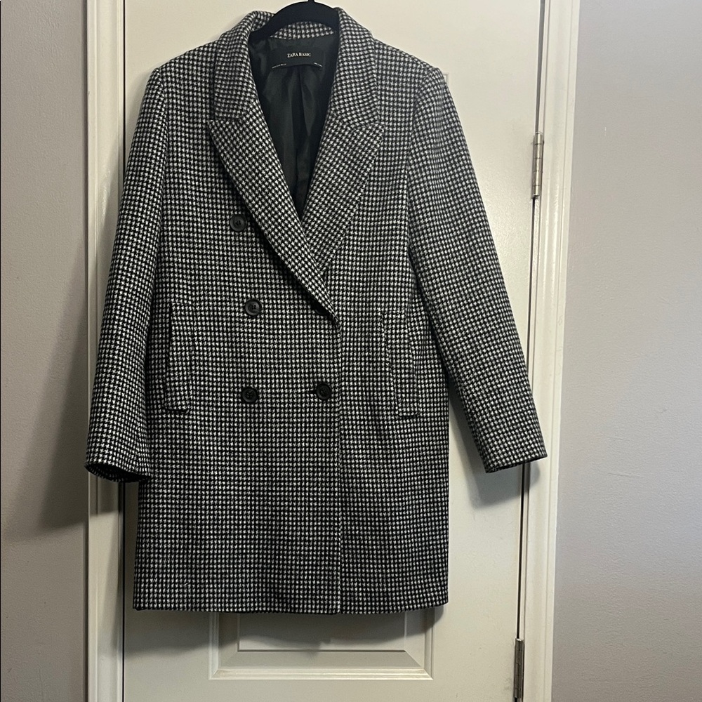 Zara Women's Classic Black and White Pea Coat